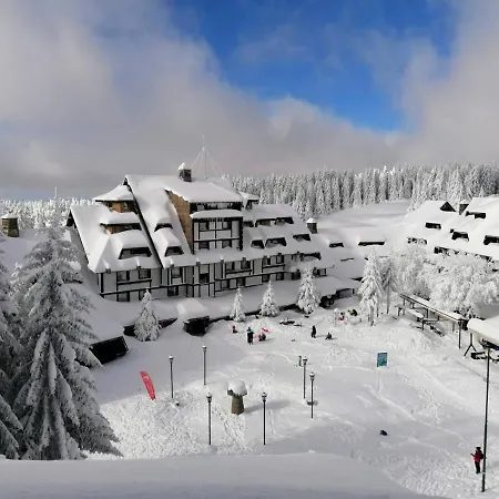 Srebrna Pahulja-konaci * Kopaonik